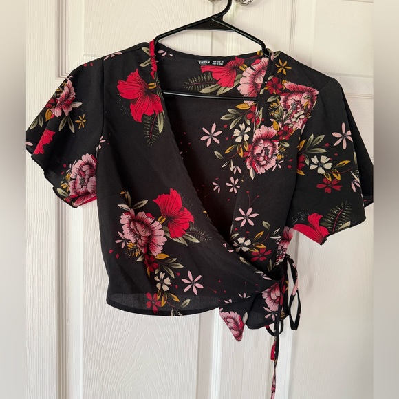 SHEIN Tops - SHEIN Black Floral Wrap Crop Top - Pink & Red Flowers
